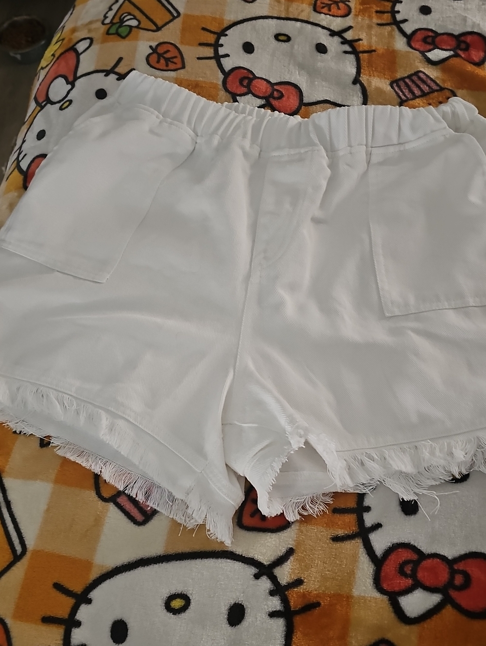 White Frayed Hem Elastic Waist Jean Shorts